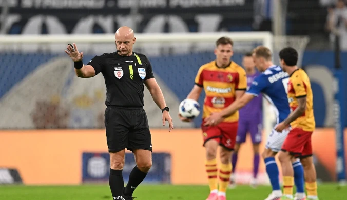 Marciniak skasował gola w 88. minucie. VAR w akcji. Jest nowy lider