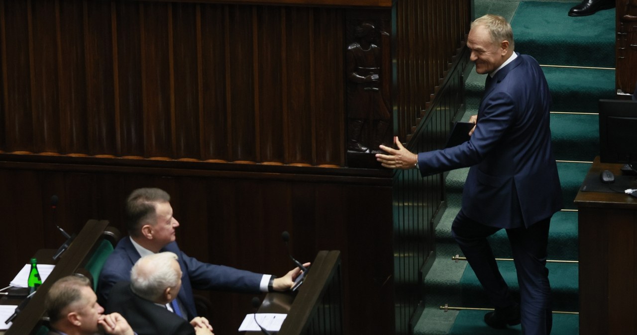 Tusk uderzył w PiS. Reakcja Nowogrodzkiej zaskakuje. "Polityczne złoto"