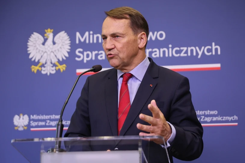 Sikorski mówił o 46 kandydatach. "Prezydent wynajduje preteksty"