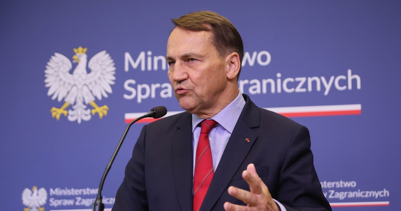 Sikorski mówił o 46 kandydatach. "Prezydent wynajduje preteksty"