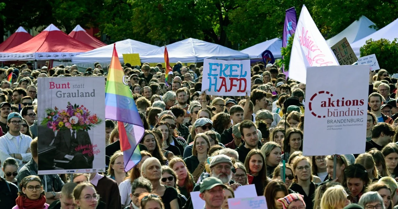 Zdjęcie do aktualności: Protesty dzień przed wyborami w Niemczech. "Nie oddamy"