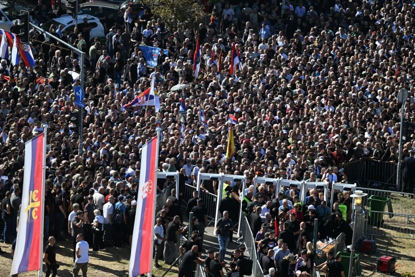 "Szokujące obrazki". Bruksela oburzona po pogrzebie "kata Srebrenicy"
