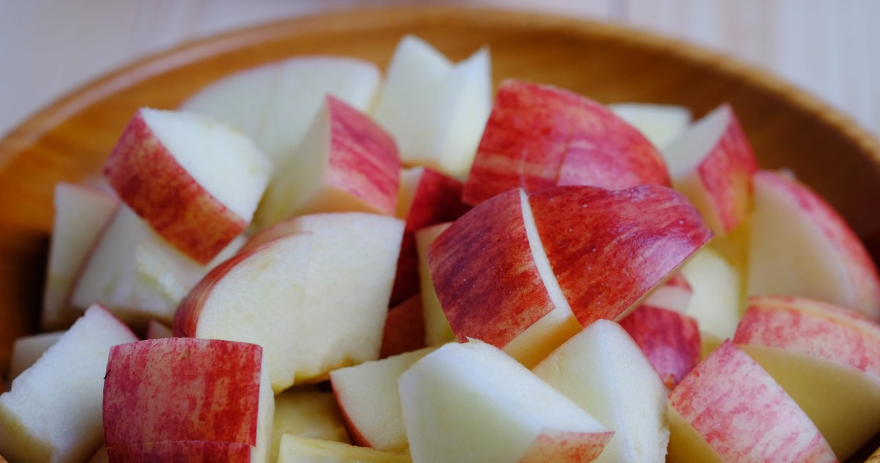 Jelita lubią te owoce. Jeden pomaga na zaparcia, inny wspiera mikrobiotę