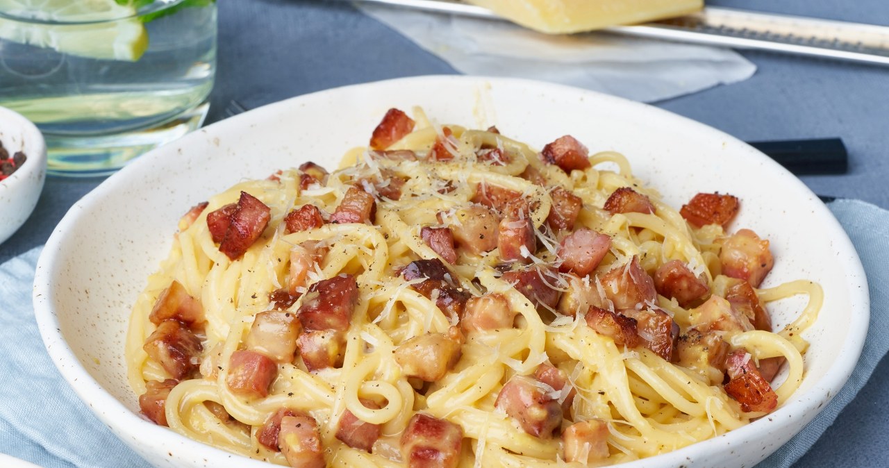 Bez śmietany, ale z boczkiem. Dobra carbonara to zaledwie kilka składników