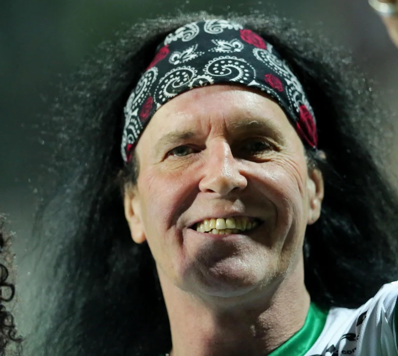 Do historii rocka przeszedł jako pierwszy wokalista AC/DC. Co szykuje?