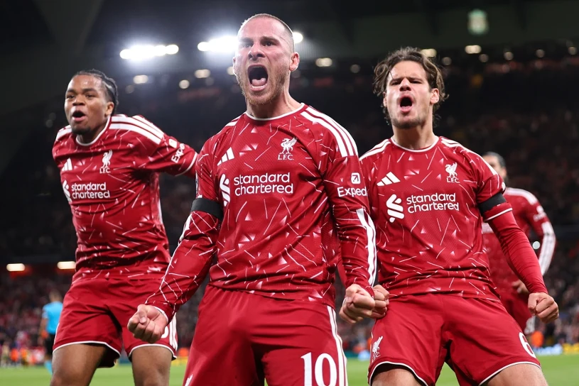 Klincz w pierwszej połowie, później prawdziwa "bomba". Anfield eksplodowało
