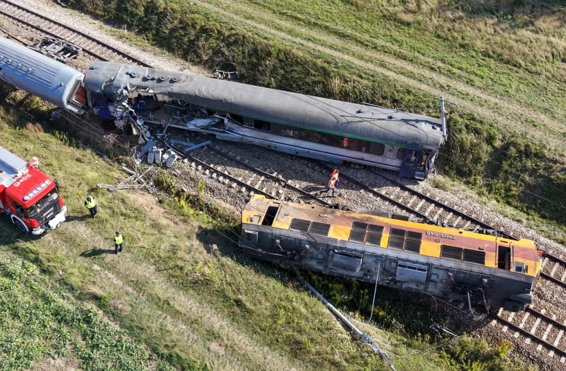 Zwrot po katastrofie kolejowej. Nowe ustalenia przeczą pierwszej wersji