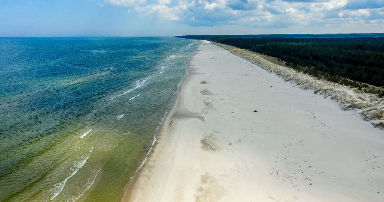 Plaża z piaskiem białym jak na Karaibach. Trudno uwierzyć, iż to Bałtyk