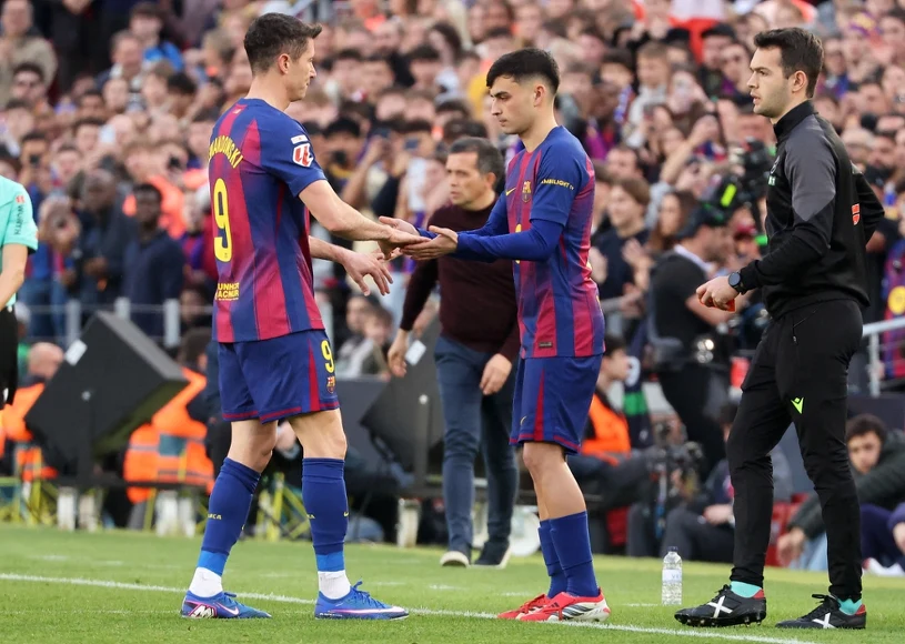 Fochy Lewandowskiego oburzyły Hiszpanów. Barcelona wraca tam bez Polaka