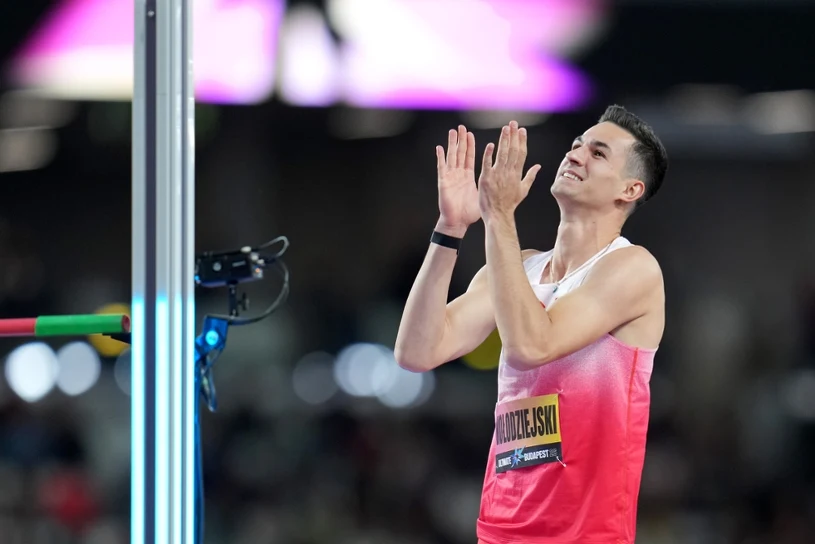 Polski triumfator DL ruszył jako pierwszy. Popis wielkiego mistrza. 2.37 m