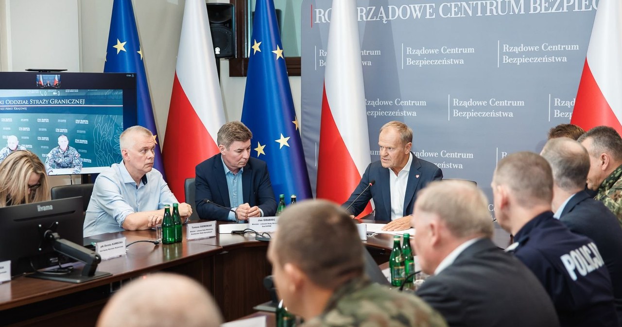 Siemoniak zabrał głos po pilnej naradzie. Chodzi o atak Rosji obok granicy Siemoniak zabrał głos po pilnej naradzie. Chodzi o atak Rosji obok granicy
