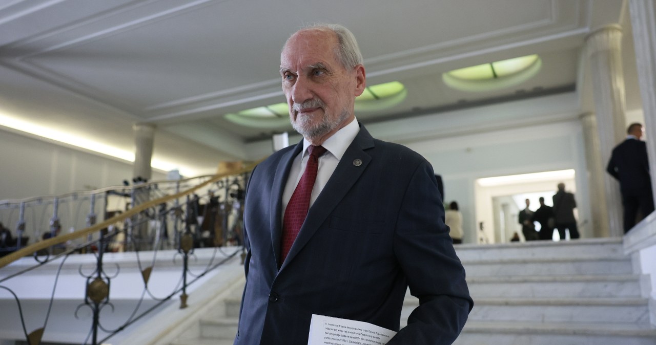 Macierewicz groził policjantowi sądem. Kierwiński podjął zdecydowane kroki