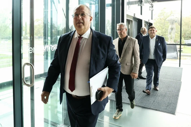 Marian Kmita nowym prezesem PKOl. "Zakończyć status Radosława Piesiewicza"