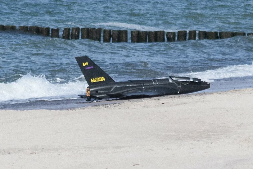 Dron na polskiej plaży, trwa akcja. Nowe informacje z wojska