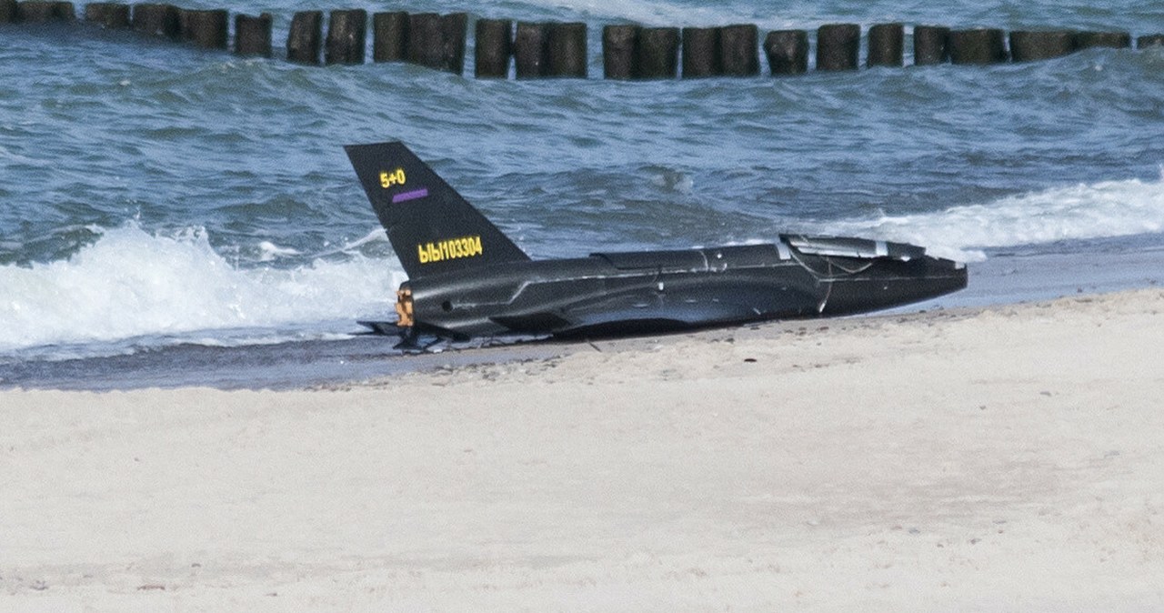 Dron na polskiej plaży, trwa akcja. Nowe informacje z wojska