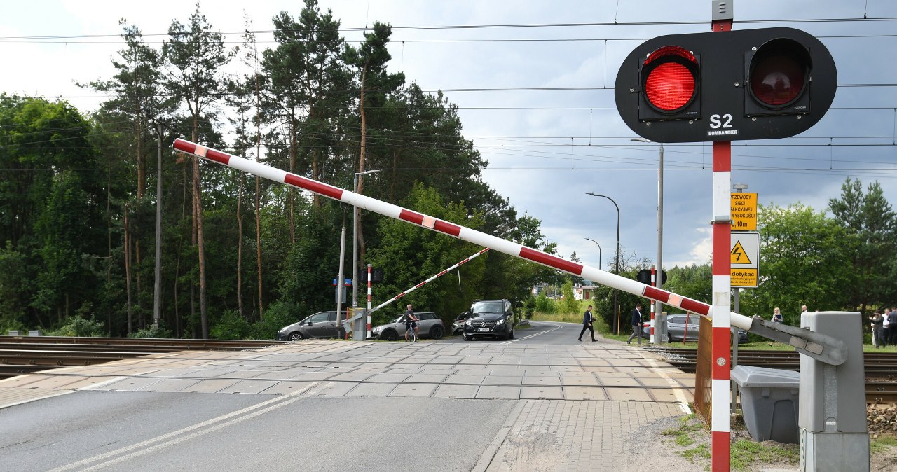 3 miesiące bez prawa jazdy za wjazd na czerwonym. Rząd zaostrza kary