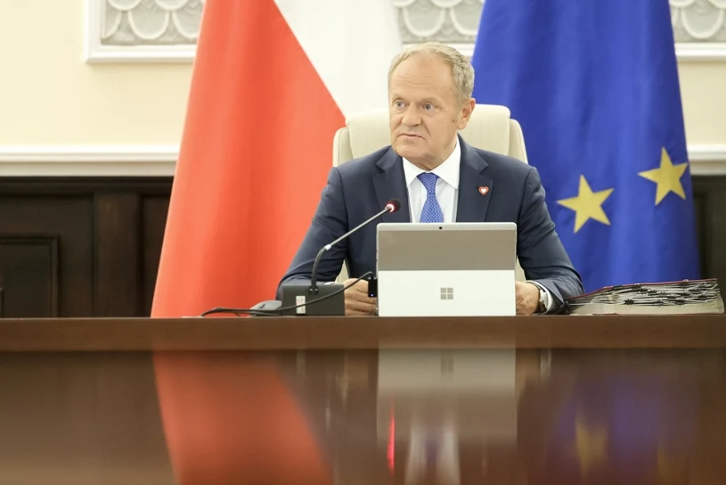 Zmiany na przejazdach kolejowych, Tusk zapowiada. "Bez wątpliwości"