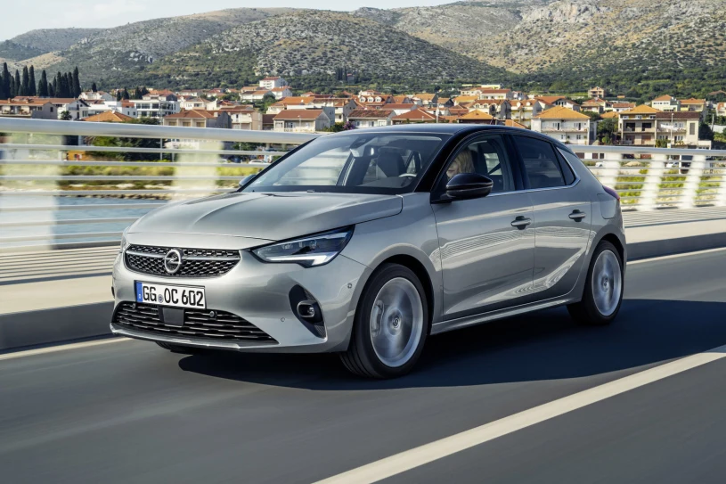 Opel Corsa F to tanie używane auto do miasta. Uwaga na jeden silnik