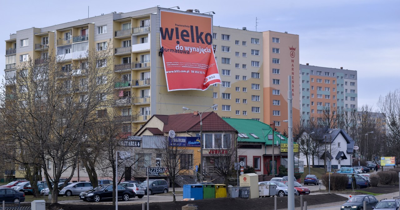 Fiskus chce pieniędzy od mieszkańców bloków. Za reklamy na elewacjach