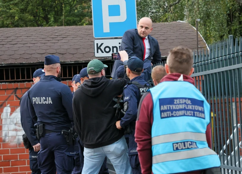 "Możliwość popełnienia przestępstwa". Kłopoty posła Mateckiego