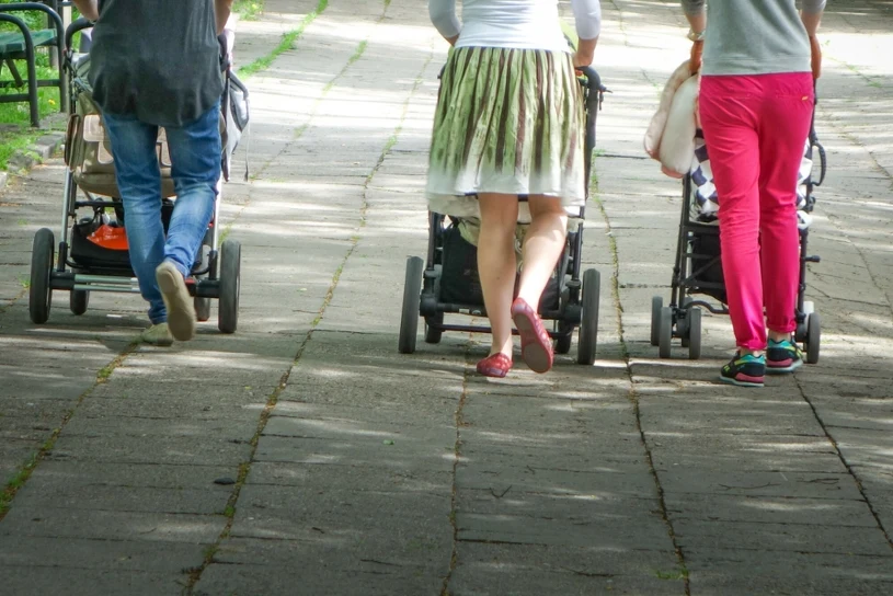 GUS: w Polsce rodzi się coraz mniej dzieci, prognozy demograficzne są niepomyślne