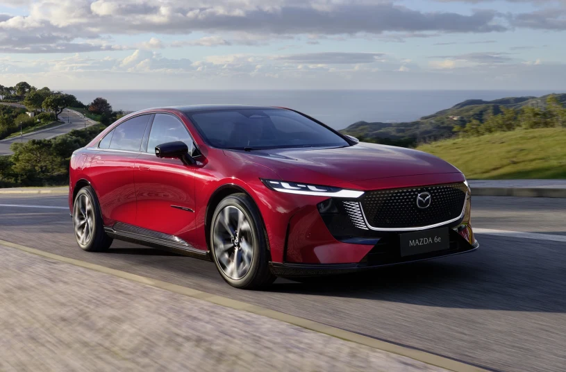 Mazda 6e poprawiona już po roku. Koniec z bezsensownym wyborem