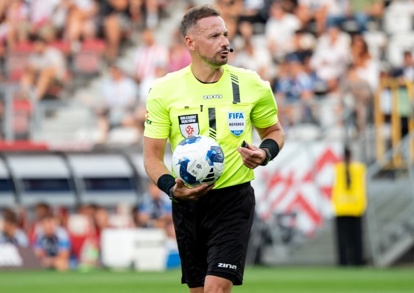 Siemieniec chciał z nim "współpracować". UEFA ogłasza ws. polskiego arbitra