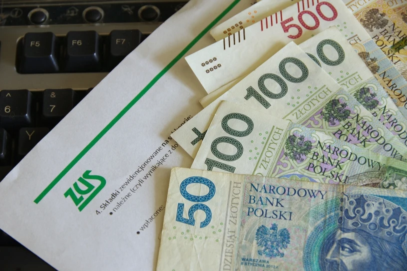Małżeństwa jednopłciowe. ZUS wypłacił pierwsze zasiłki opiekuńcze