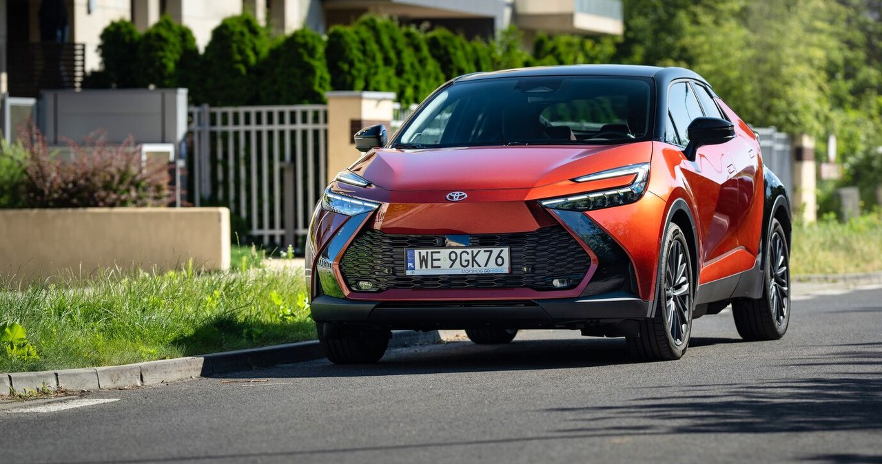Toyota sprzedaje C-HR w cenie od 61 900 zł. Uwaga, jest gwiazdka w cenniku