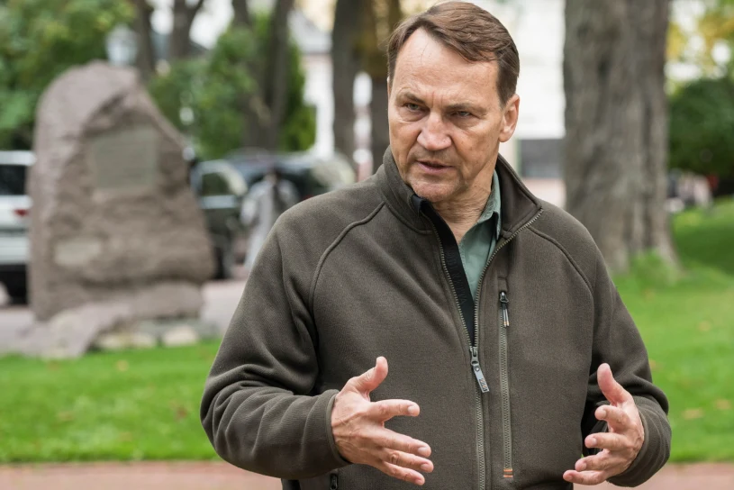 Sikorski upomina Kreml. "Powinni zrozumieć, na co się ważą"