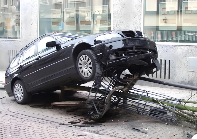 BMW warte grosze, szkoda na 10,2 mln zł. Rekordowy regres PBUK