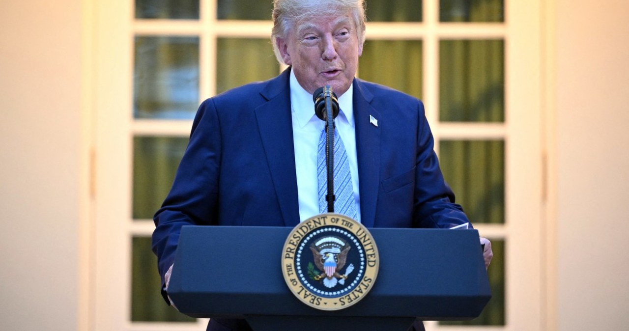 Wojna na Ukrainie. Media: Trump rozważa ofertę dla Rosji, „na zachętę” Wojna na Ukrainie. Media: Trump rozważa ofertę dla Rosji, „na zachętę”