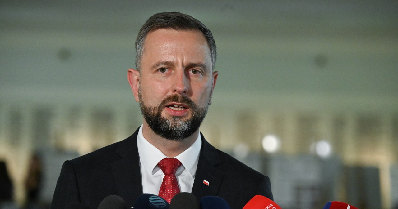 Mariusz Błaszczak o „betonie”, uderza w generałów. Szef MON oburzony, „skandal” Mariusz Błaszczak o „betonie”, uderza w generałów. Szef MON oburzony, „skandal”