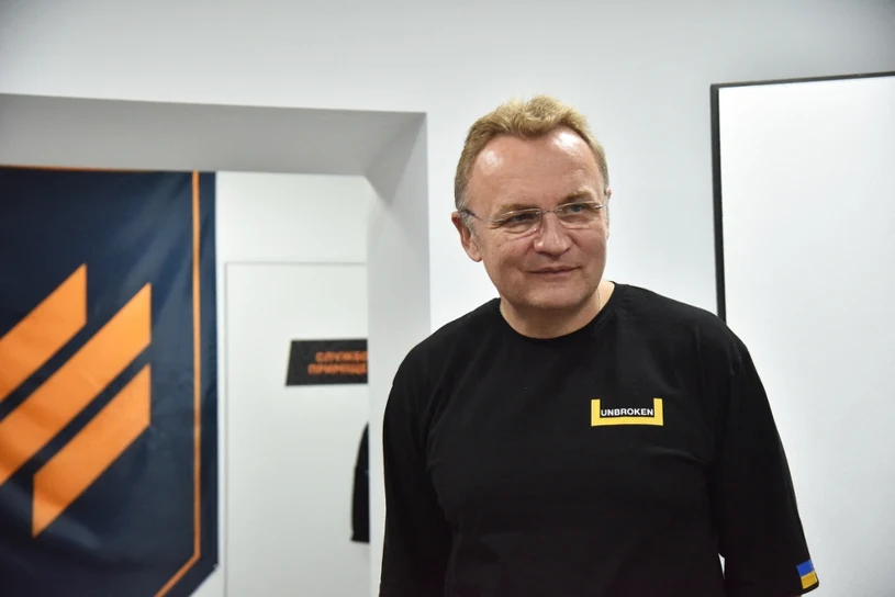 Podejrzane urządzenie w aucie mera Lwowa. "Przyjdźcie i zabierzcie to"