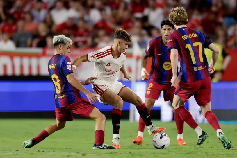 Barcelona zaskoczona w Sewilli. I ten zwrot akcji. Padł hat-trick