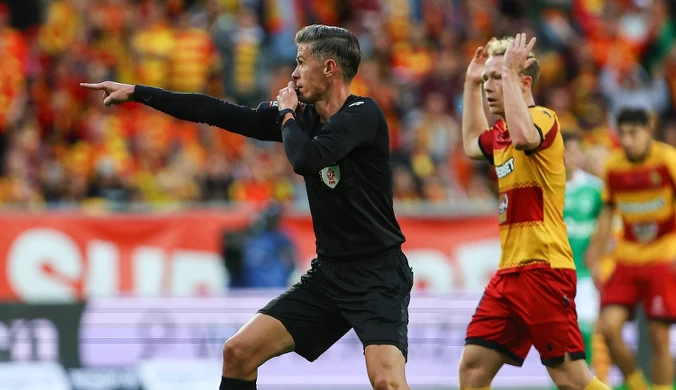 Jagiellonia znów strzela sama do siebie. Legia wraca do domu z triumfem