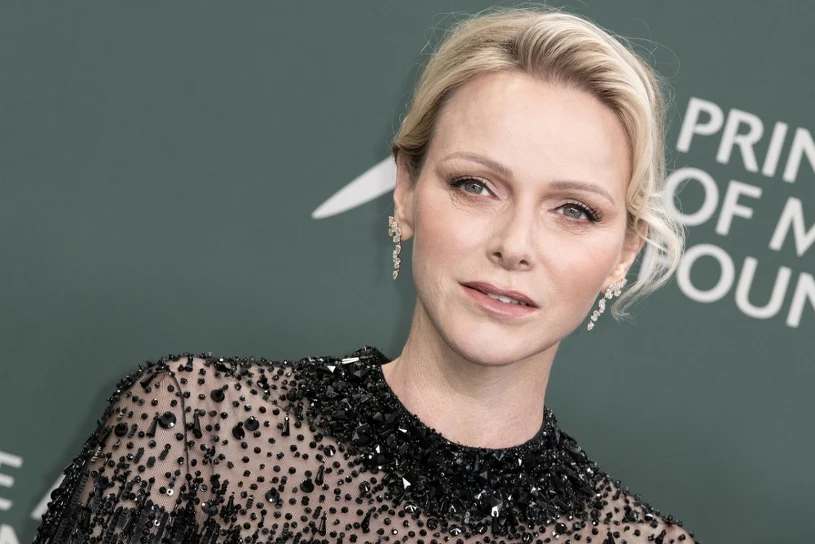 Księżna Charlene w czarnej sukni zachwyca. Nowy trend w modzie