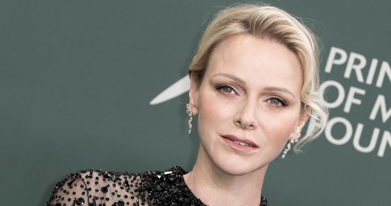 Księżna Charlene w czarnej sukni zachwyca. Nowy trend w modzie