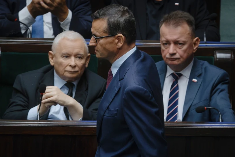 PiS i Rozwój Plus skaczą sobie do gardeł. Za kulisami wrze. "Zdrada"