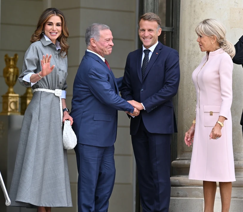 Elegancka sukienka do pracy? Królowa Rania znalazła idealny model