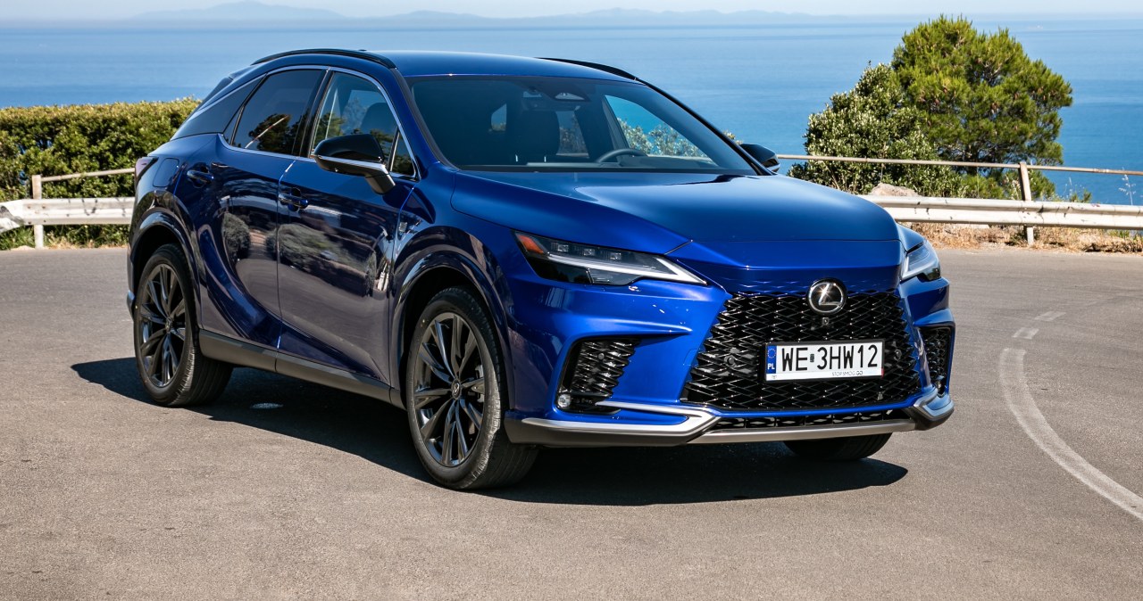 Lexus RX potaniał choćby o 84 tys. zł. Nowe ceny hybryd i plug-inów