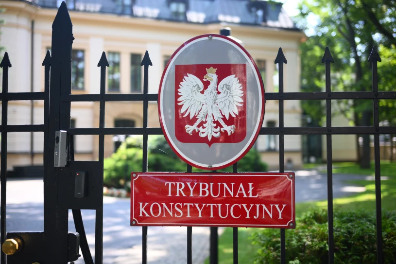 Sprawa niedopuszczenia sędziów TK do orzekania. Prokuratura stawia zarzuty