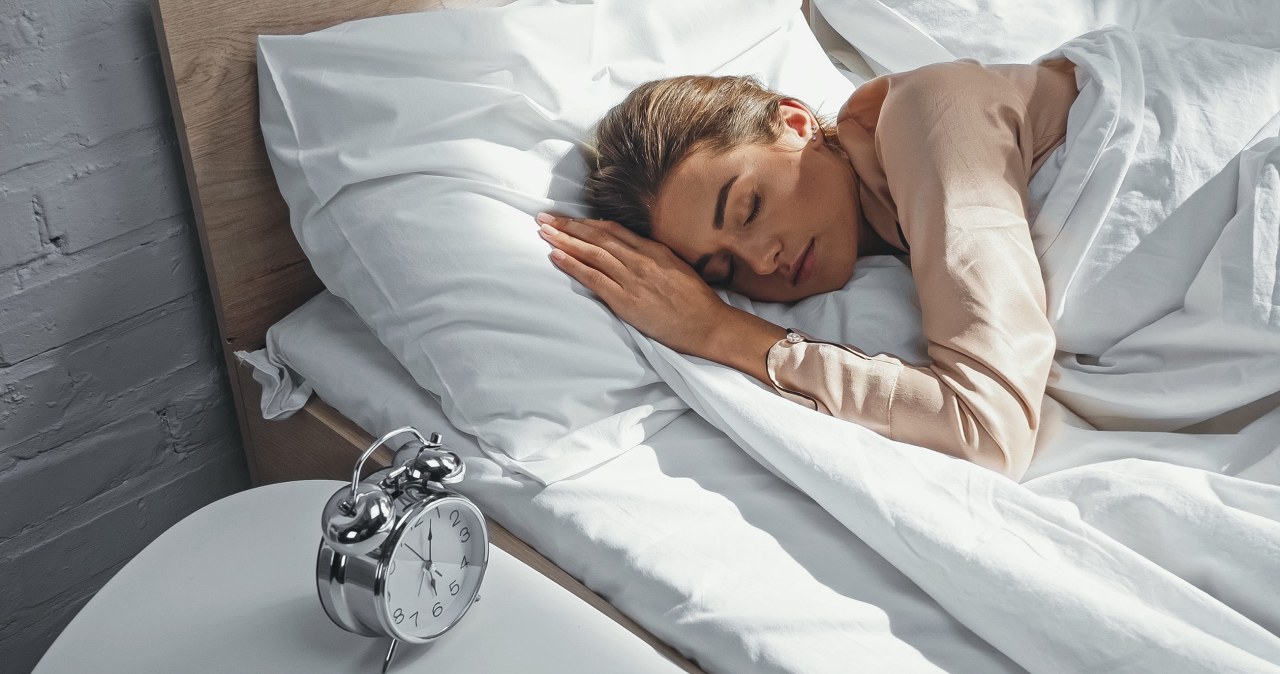 Zmiana czasu w zimowy wcześniej niż rok temu. Skąd taka różnica?