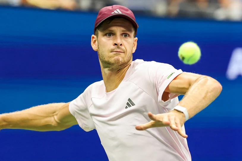 Już 5-0 w rywalizacji Hurkacza z byłym reprezentantem Rosji. Dwa sety w ATP