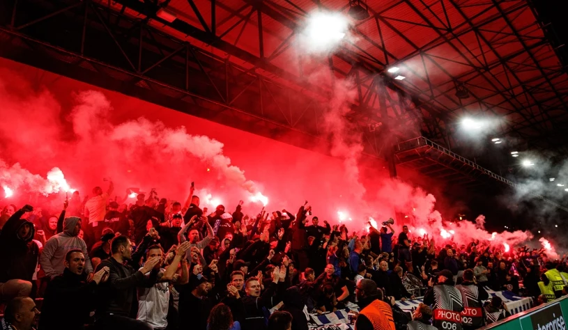Zdjęcie do aktualności: UEFA ogłasza kary dla Lecha po LE. "Całkowity zakaz sprzedaży biletów"