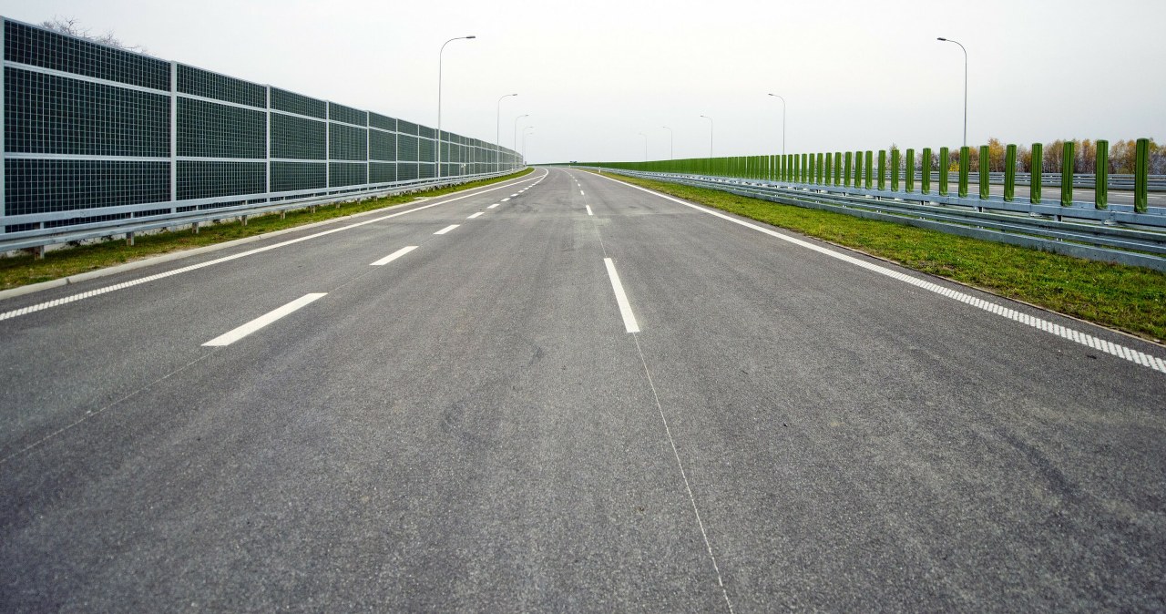 Autostrada za miliard złotych świeci pustkami. Ruch jak na lokalnej drodze