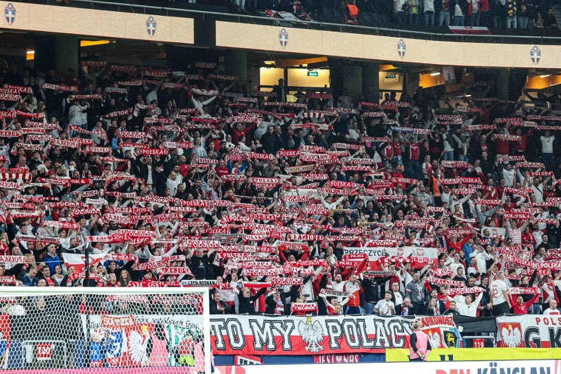 Co za pomysł Szwedów. Tak próbowali ukryć problem z kibicami