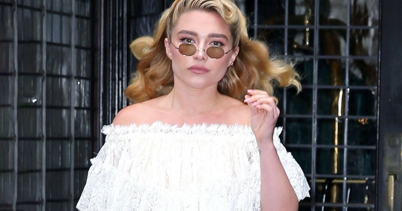 Florence Pugh zaskoczyła stylizacją. Falbany i koronki w centrum uwagi