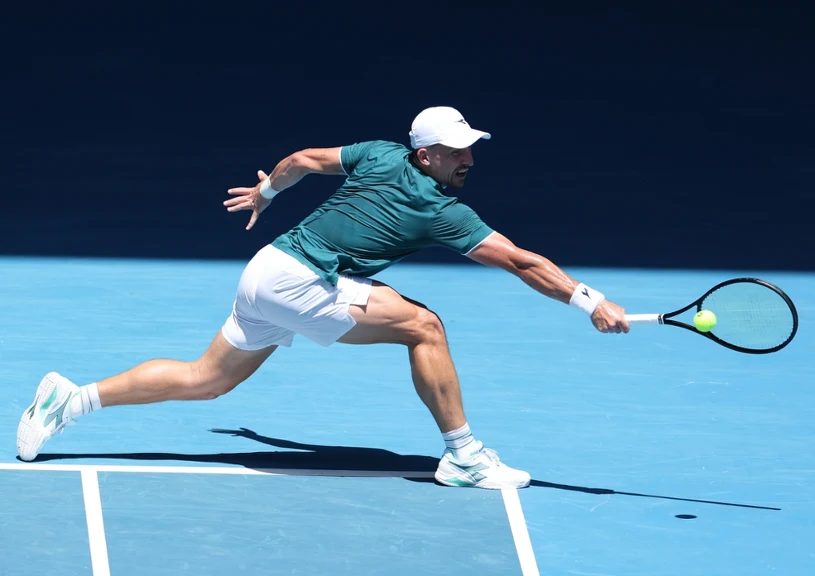 Tie-break, a później jedyne przełamanie. Polak walczył o tytuł ATP 250