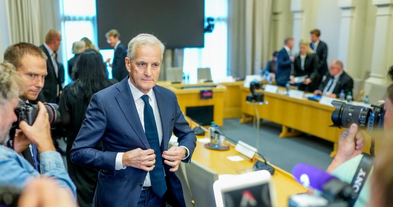 Skandal wokół akt Epsteina. Premier Norwegii tłumaczył się posłom